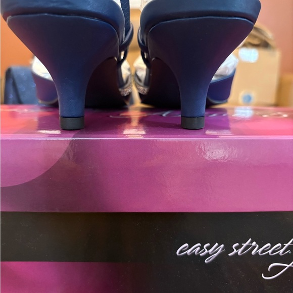 Easy Street Navy Heels with Rhinestone Accents 7.5 wide - Picture 8 of 8
